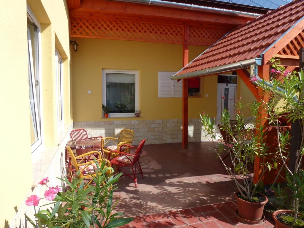 Angela Vendeghaz Hotel โทไก ภายนอก รูปภาพ