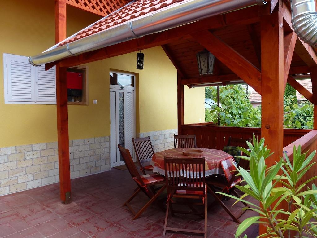 Angela Vendeghaz Hotel โทไก ภายนอก รูปภาพ